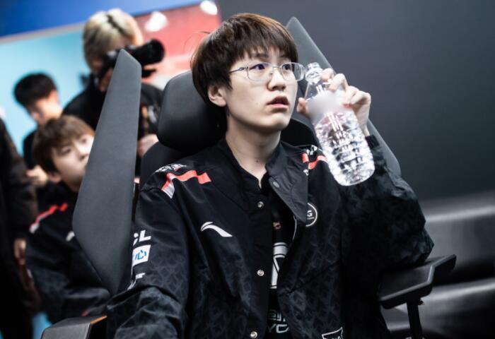 理上的坚定 理上的坚定