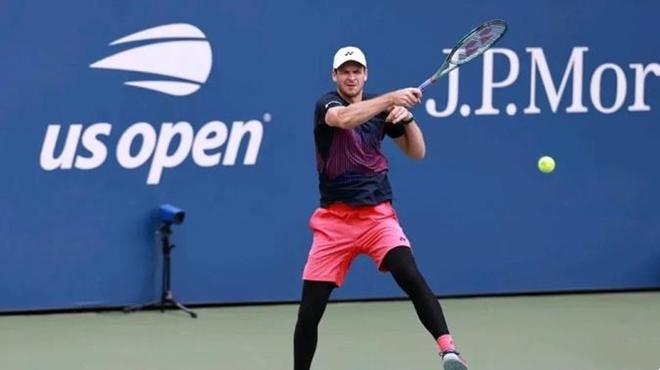 这让他在场 这让他在场